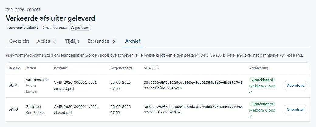 Het archief van een afgesloten leveranciersklacht: twee PDF-versies, bij aanmaken en bij afsluiten, elk met een SHA-256-vingerafdruk.